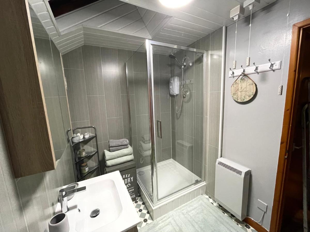 Westend Holiday Let 3 Брекон Экстерьер фото